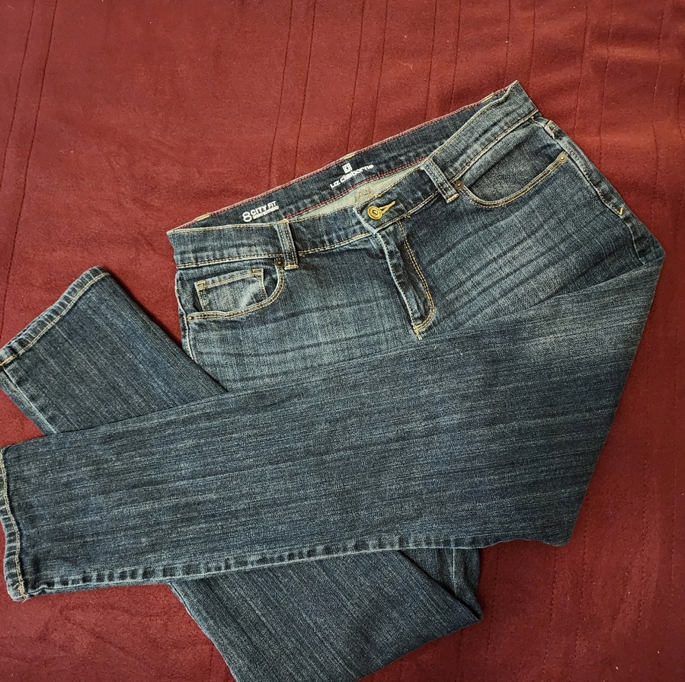 Liz Claiborn women's jeans size 8‎